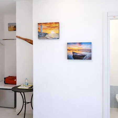 Affitta Di Berenice ゲストハウス ポルト・アッズッロ